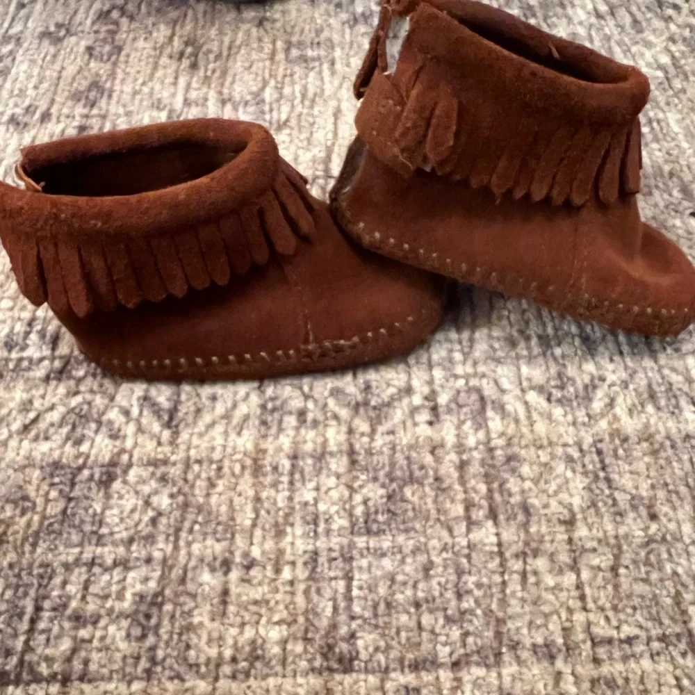 Minnetonka back flap bootie